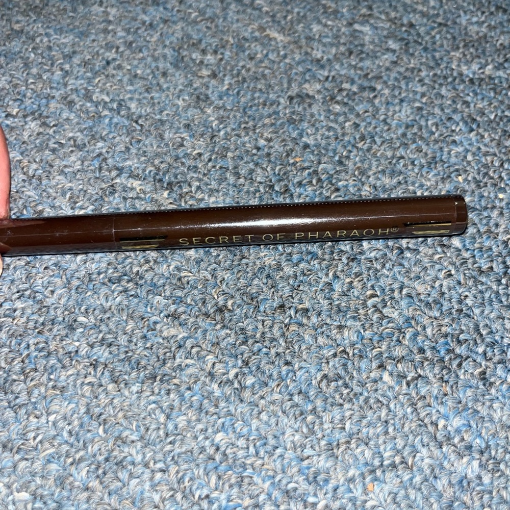 EBIN Secret Of Pharaoh Liquid Eyeliner